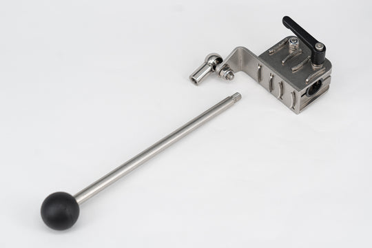 Griffstückverlängerung mit Kugelgelenk zur präzisen Ausrichtung des Echolotgebers